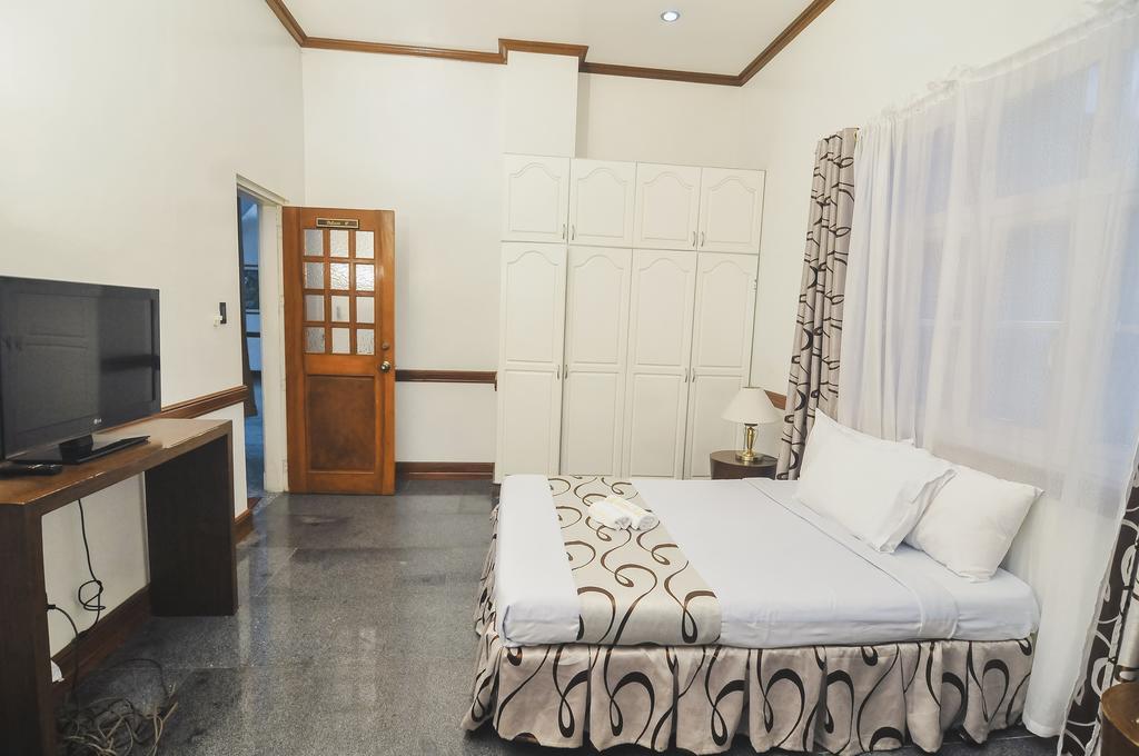 Angono Villa Jhoana Resort מראה חיצוני תמונה