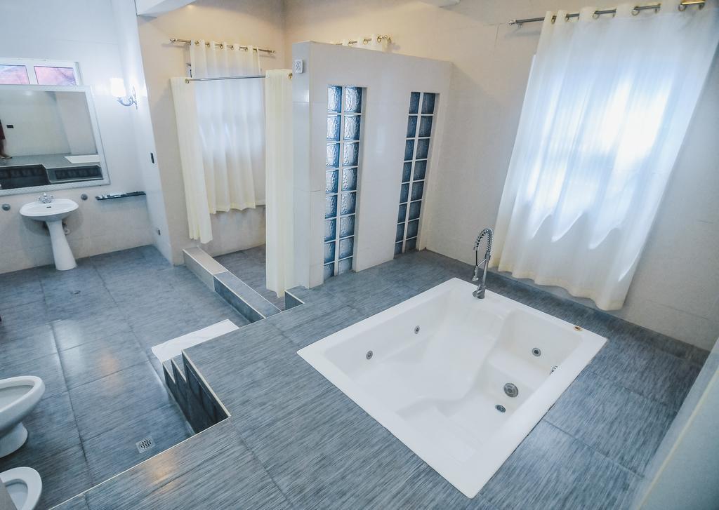 Angono Villa Jhoana Resort מראה חיצוני תמונה